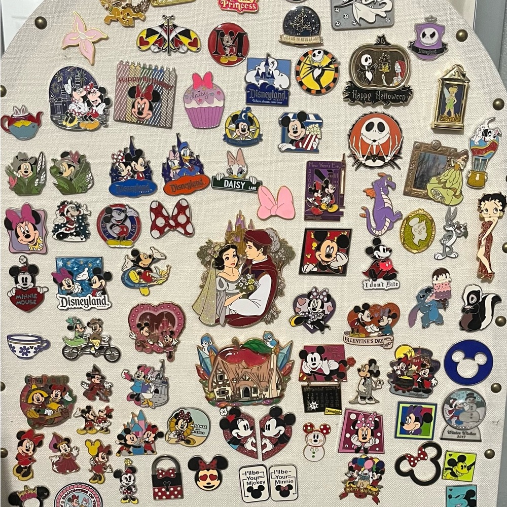 Disney Pins Collection Minnie Mouse Mickey Mouse Snow White Daisy Duck +More